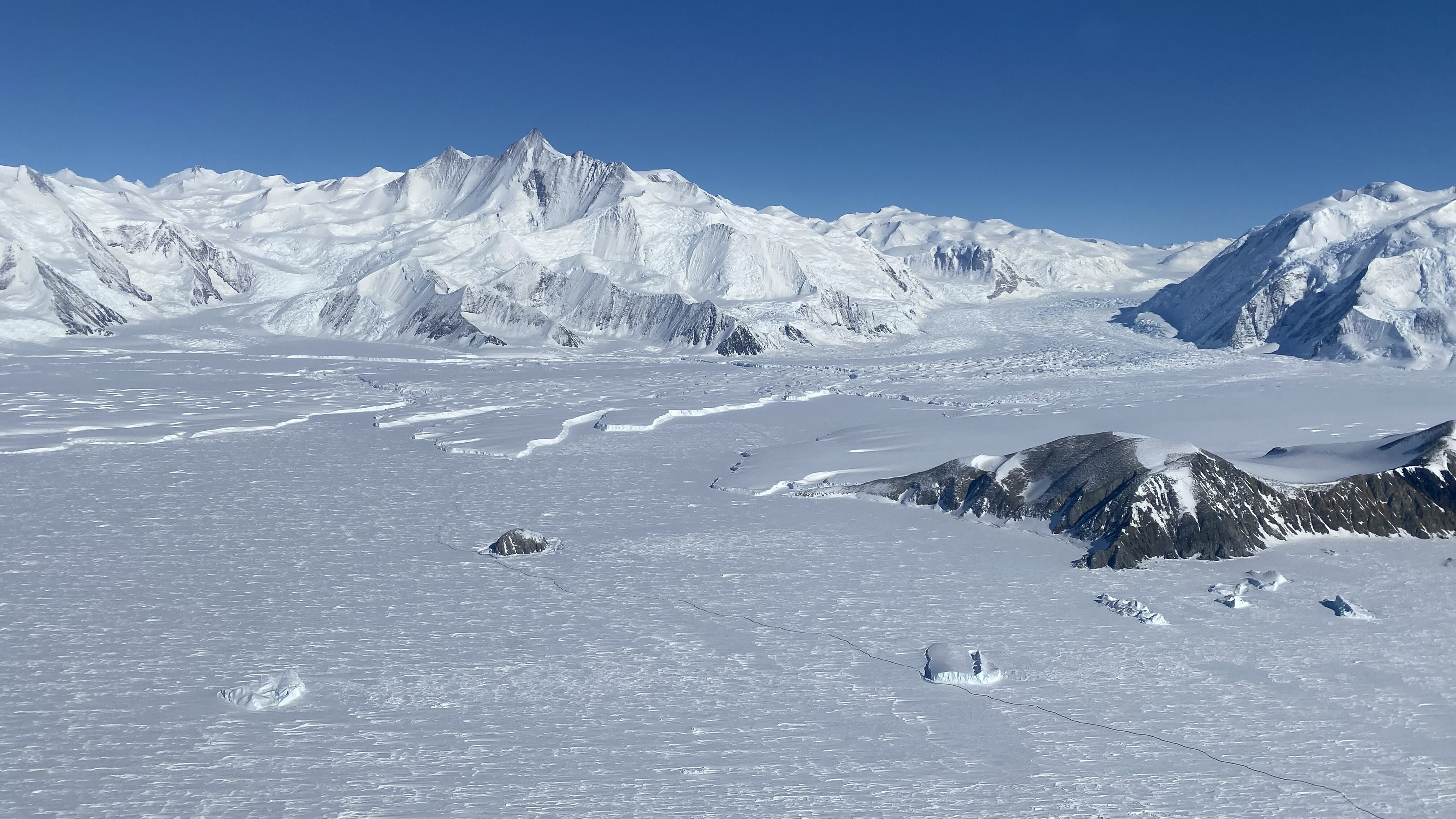 Mount Herschel Antarctica Nov 2025 Photo by Jordy Hendrix