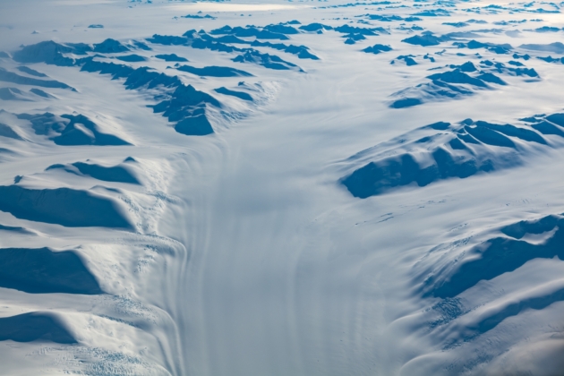 The glacier flow from the air Photo Anthony Powell